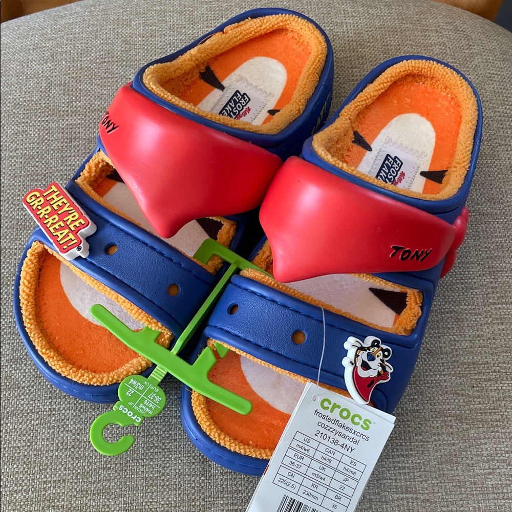 NEW CROCS Frosted Flakes Cozzzy Kellogg’s Tony Tiger Sandals Mens 4 - Women’s 6